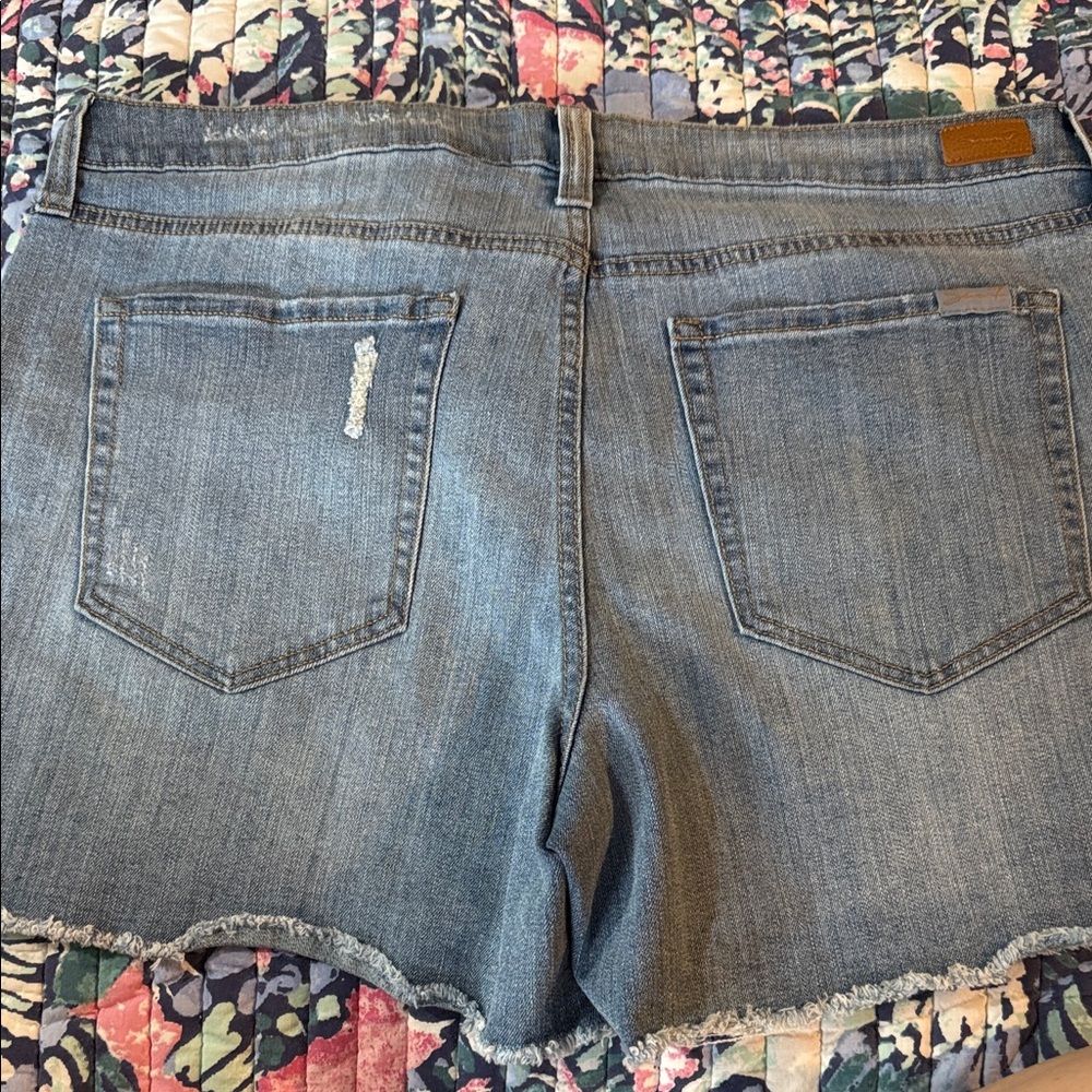 Denim Shorts Blue - Picture 3 of 3